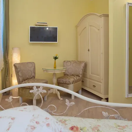 Unique Luxury 4* سبليت