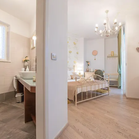 Unique Luxury سبليت