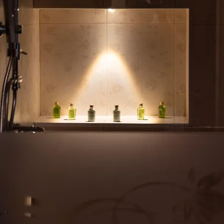 Unique Luxury سبليت