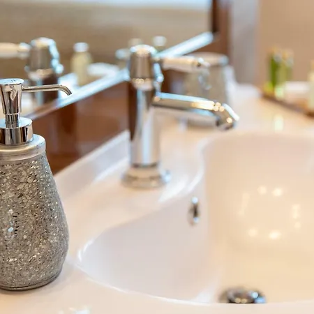 Unique Luxury بيت ضيافة سبليت