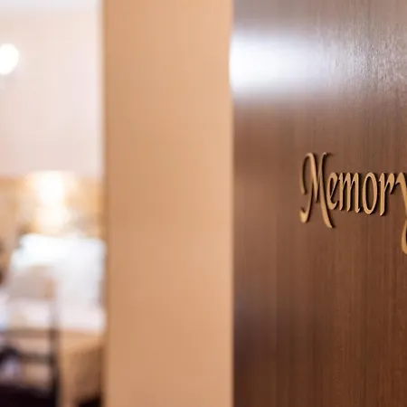 Unique Luxury سبليت