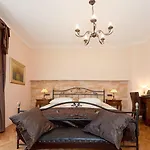 Pensión Unique Luxury